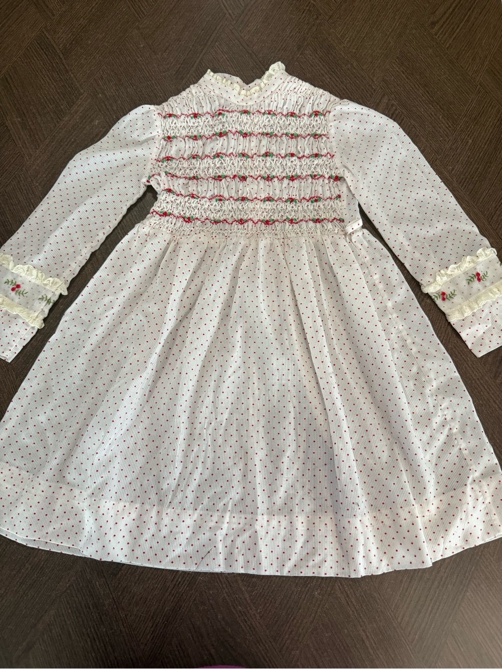 VTG Polly Flinders White Long-Sleeve Hand Smocked Girls Dress Red Dot Detail